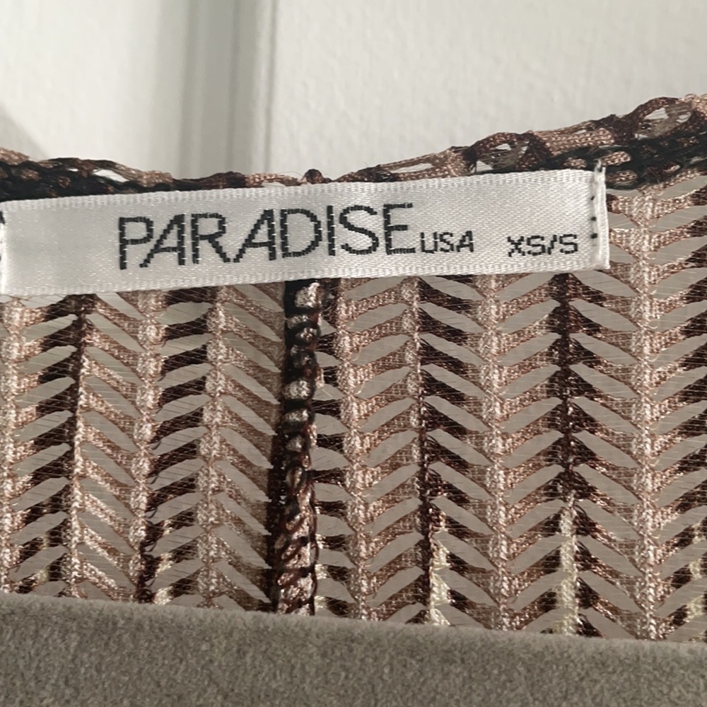 Woman’s top - Picture 3 of 6